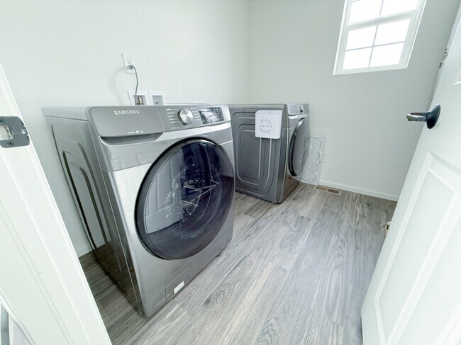 Building Photo - 4441 N Quatar Ct