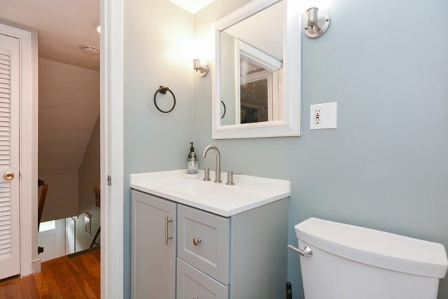 Building Photo - 8 Roberts Rd