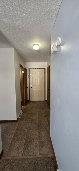 Building Photo - 5635 London Dr