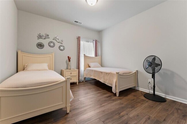 Building Photo - 3531 Meadow Grass Dr