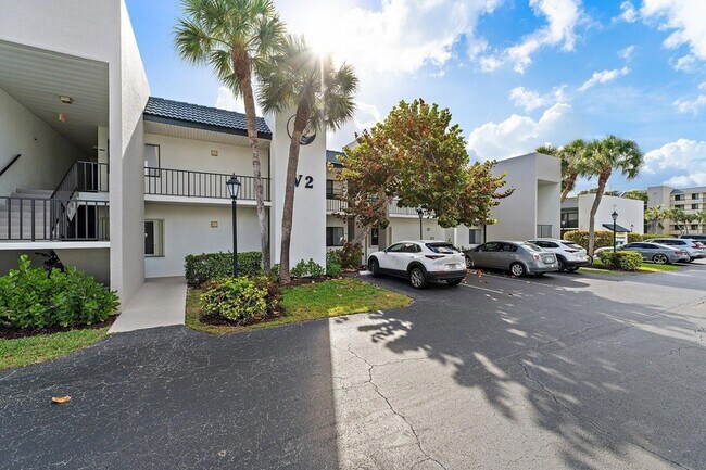 Building Photo - 1605 S US Hwy 1