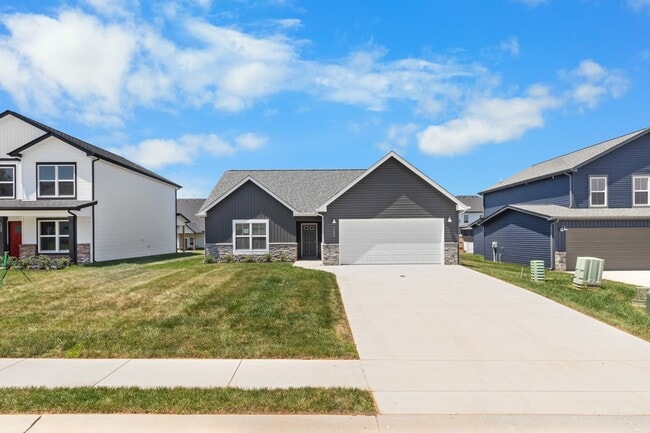 Building Photo - Lovely Home in Clarksville