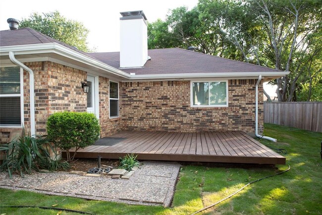 Building Photo - 1106 Lockridge-