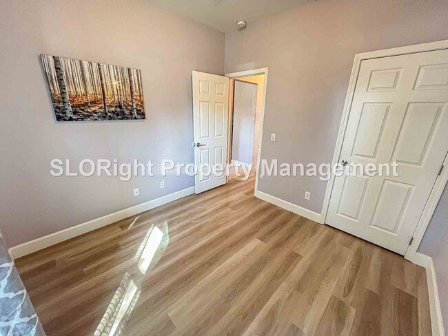 Building Photo - AVAILABLE NOW - Charming Atascadero Home - 2 Bed / 1 Bath