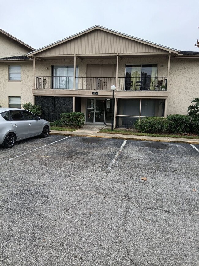 Primary Photo - 1904 Honour Rd