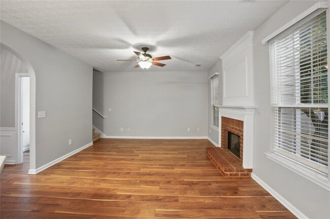 Building Photo - 2643 Whispering Pines Dr SW