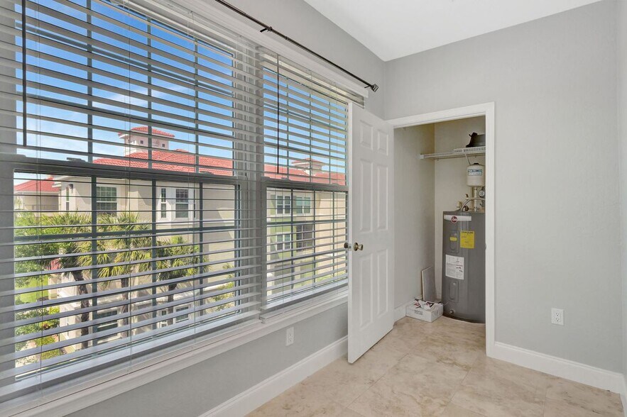 Building Photo - 23660 Walden Center Dr