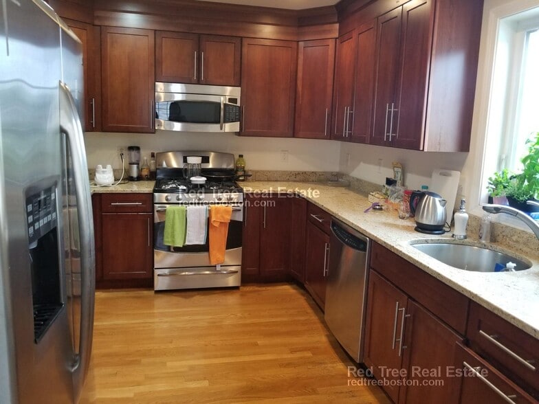 Building Photo - 117 Union St