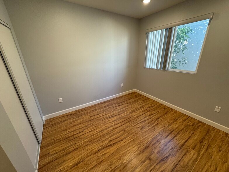 Building Photo - 6718 Sylmar Ave