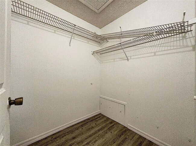 Building Photo - 4181 Glade Rd