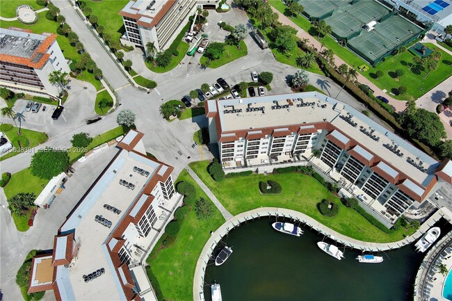 Building Photo - 2871 N Ocean Blvd