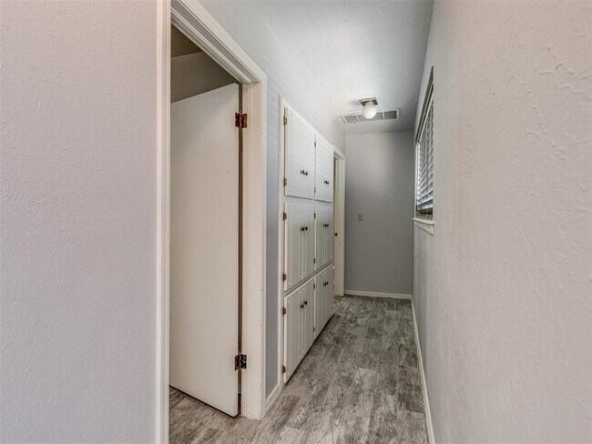 Building Photo - 3405 Woodsboro Dr