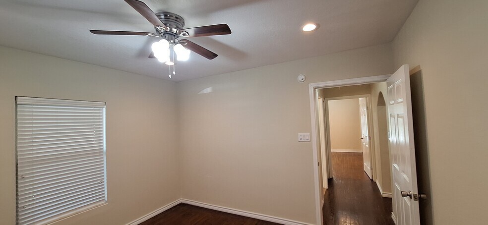 Building Photo - 7832 Elvera St