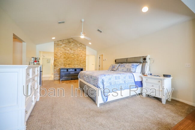 Building Photo - 505 Beach Dr