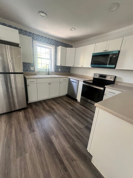 Building Photo - 374 73rd St #6