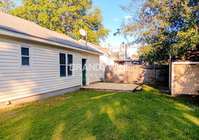 Building Photo - 6895 Southknoll Ave