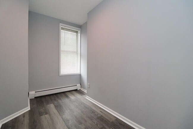 Building Photo - 108 Adams St