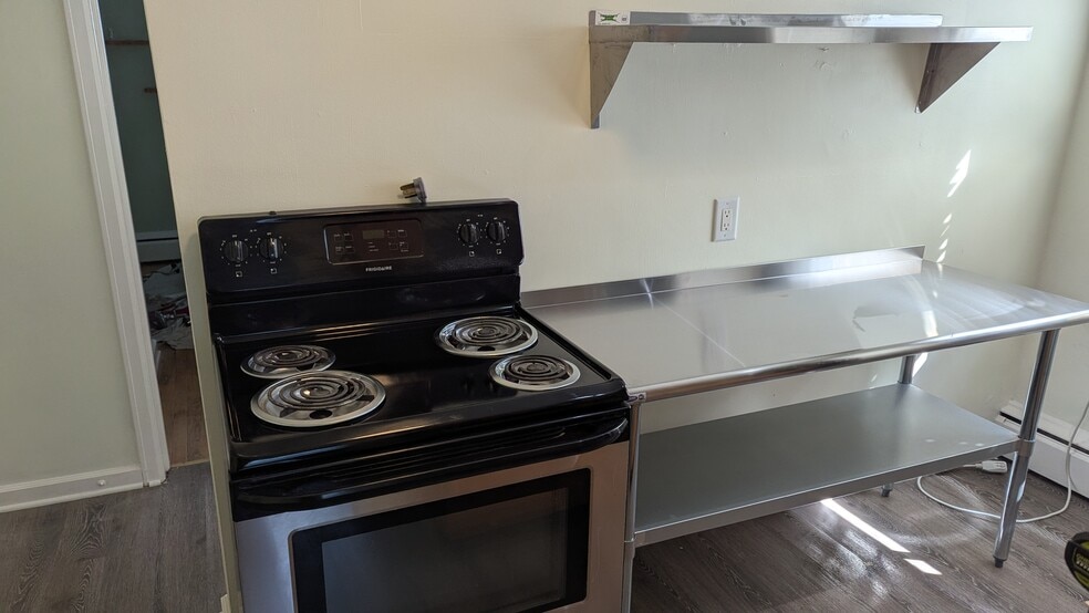 Kitchen - 2229 Winnebago St