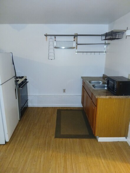 Kitchen - 2210 Murray Hill Rd