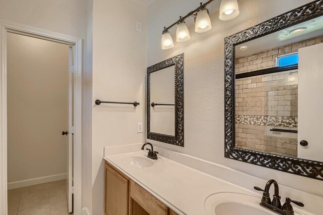 Building Photo - 8008 Serenity Way