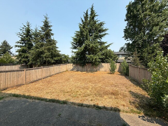 Building Photo - 3Bd/2.5Ba Maple Valley Home