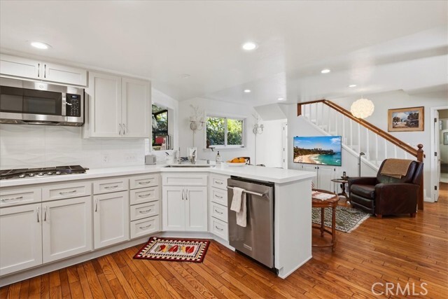 Building Photo - 27 N Vista De Catalina