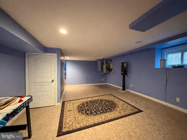 Building Photo - 1045 Quinton Ave