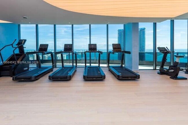 Building Photo - 1000 Brickell Plaza