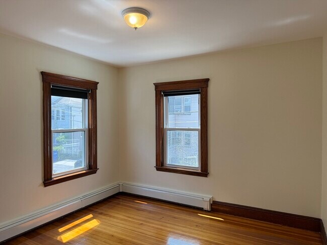 Building Photo - 10 Laurel Terrace
