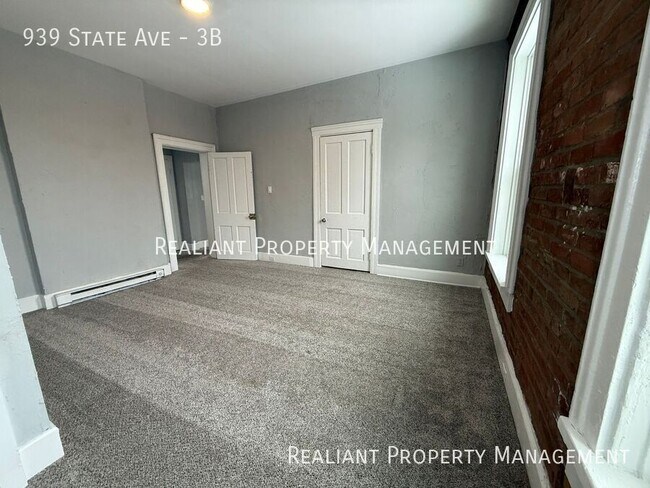 Building Photo - 939 State Ave