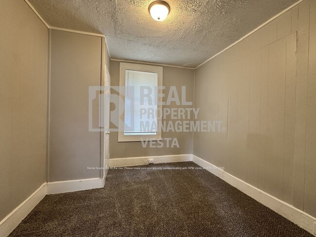 Building Photo - 1596 Burton Ave