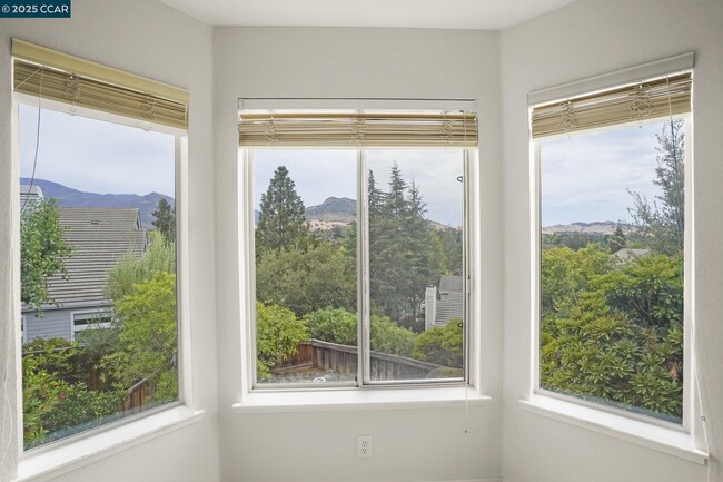 Building Photo - 903 Arrowhead Terrace