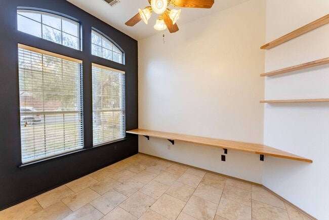 Building Photo - Alluring 3bd/2ba Lakeline Oaks Home in Cedar Park!