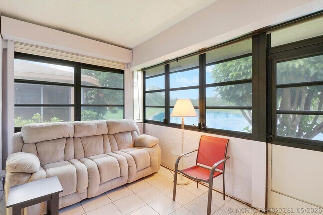 Building Photo - 13759 Date Palm Ct