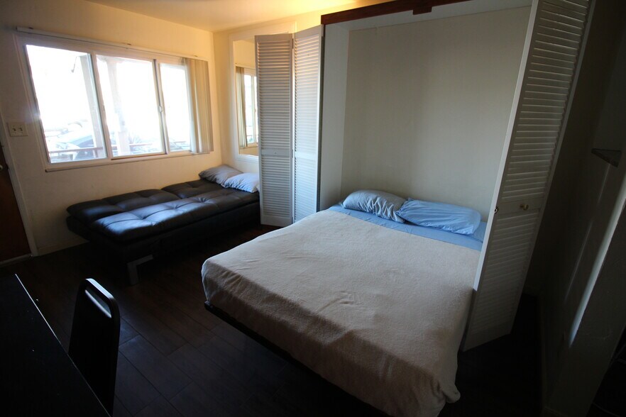 Building Photo - 2826 Mission Blvd