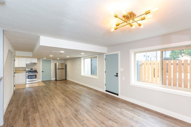 Building Photo - ***CONTEMPORARY COMFORT ***COLLEGE AREA***...