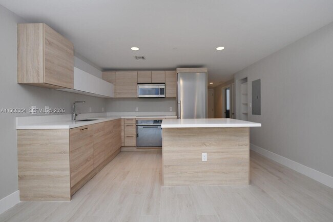 Building Photo - 16385 Biscayne Blvd