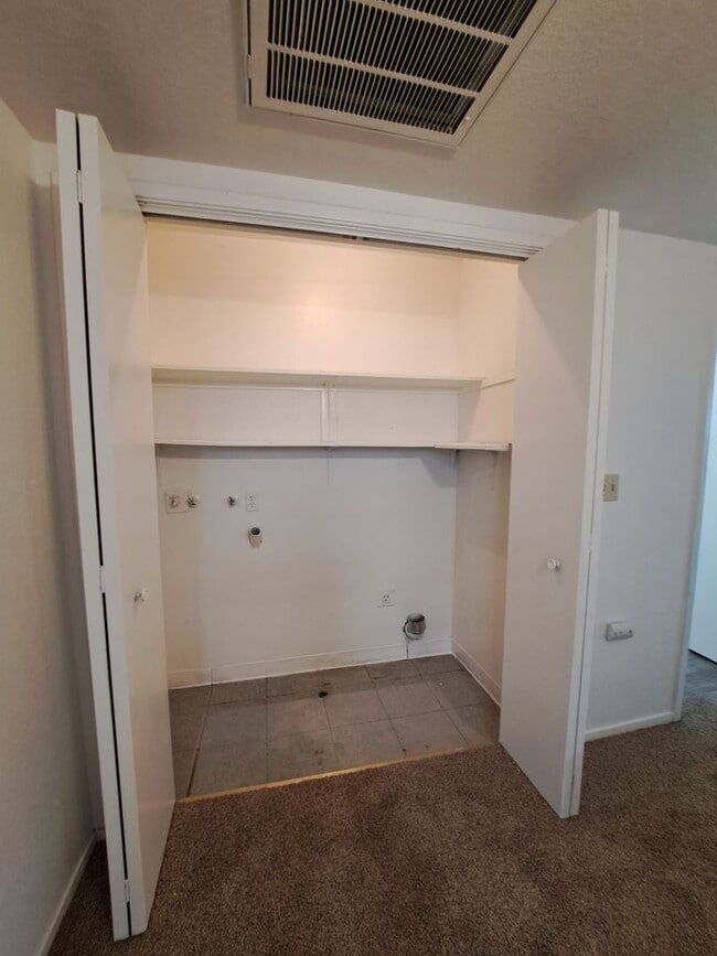 Building Photo - RENT REDUCE & MOVE IN SPECIAL: HALF OFF THE 1ST MONTH'S RENT - Spacious 3-Bedroom Home Steps from...