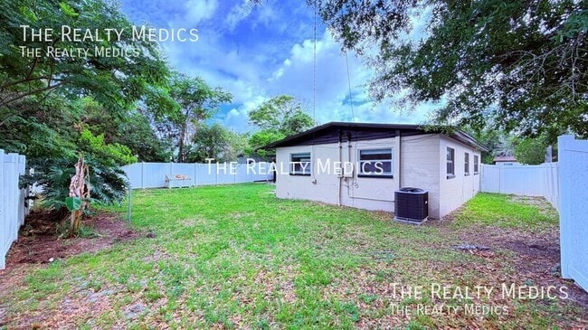 Building Photo - 2708 Geoffrey Dr