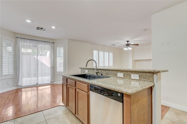 Building Photo - 10644 Tray Mountain Ave