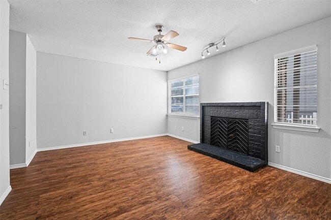 Building Photo - 1806 River Crossing Cir