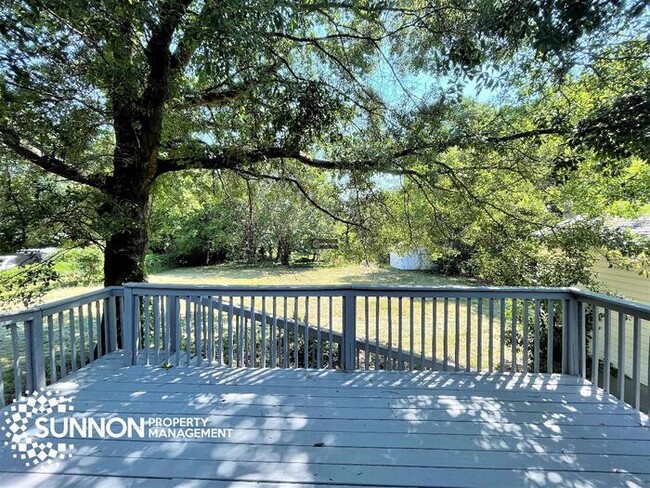 Building Photo - Country Living In Gastonia!