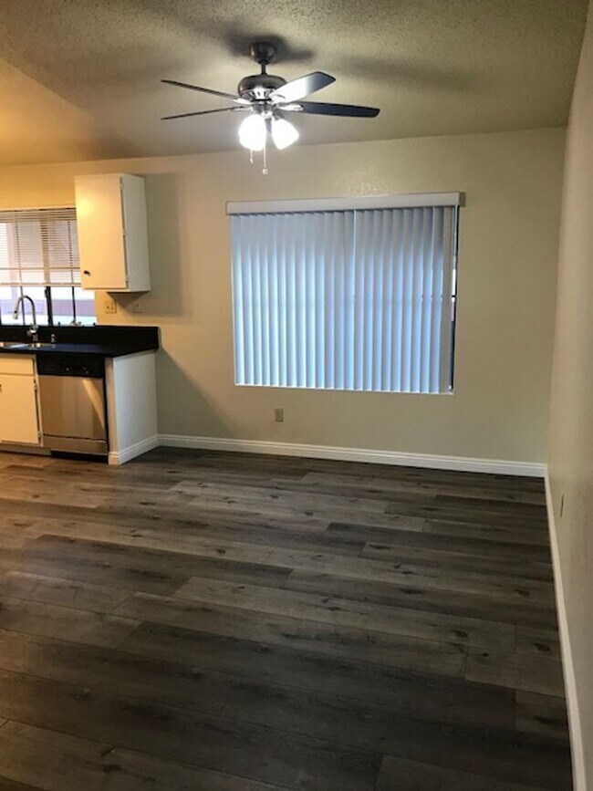 Building Photo - Rancho Meadows