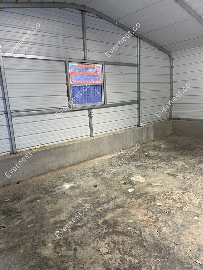 Building Photo - 1008 Heydel Cir