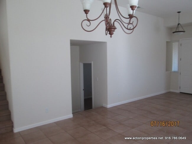 Building Photo - East Roseville, New Carpet * Paint, 2657sqft 4 Bed 3 Ba, 3 Car Garage Large Bonus Room