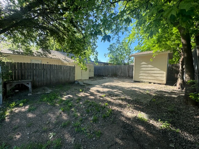 Building Photo - 311 Flournoy Dr