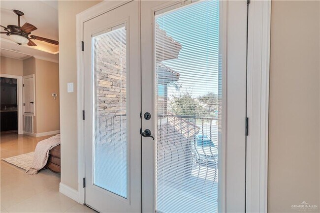 Building Photo - 45 Monroe Ave