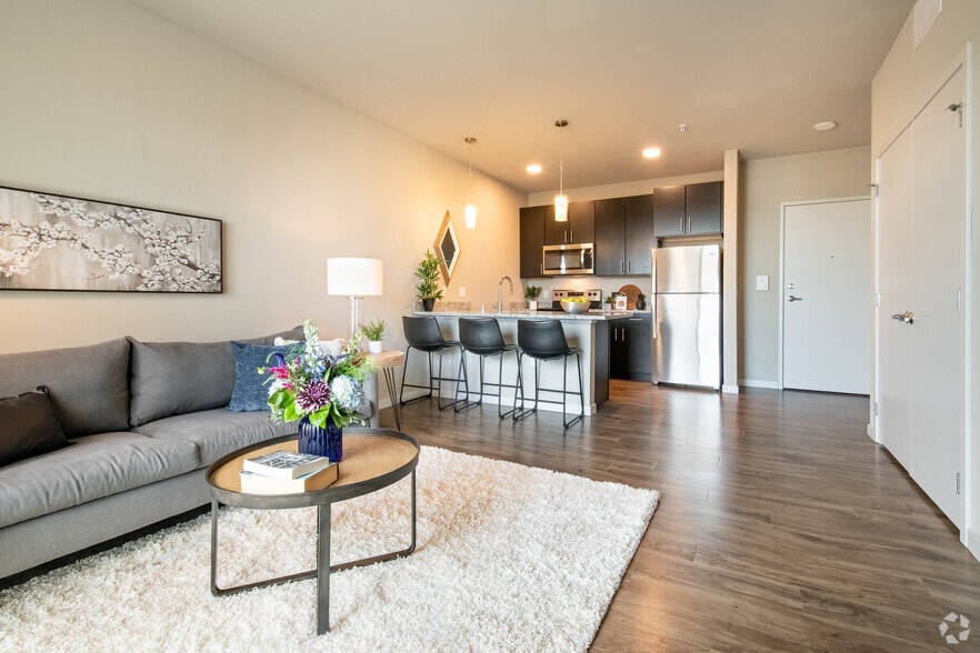 1BR, 1BA - 692SF - Sugar Creek Commons