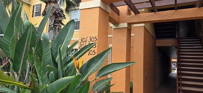 Building Photo - 6240 Contessa Dr