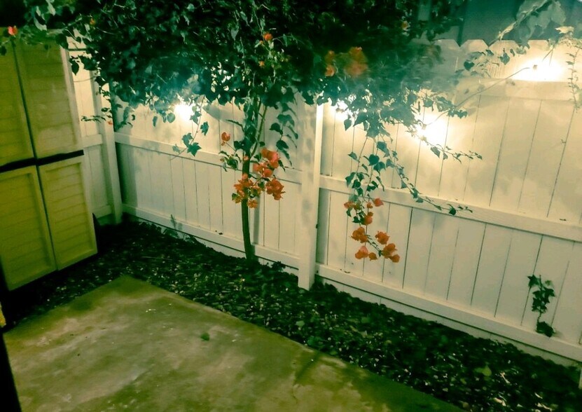 Building Photo - 20531 S Vermont Ave